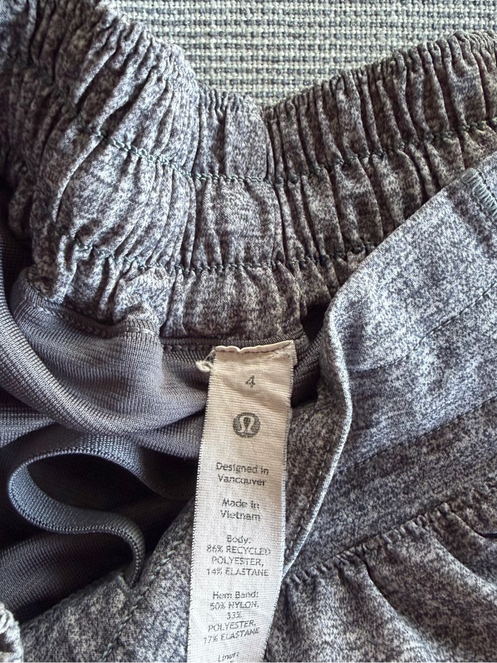 Lululemon Hotty Hot Short II *Long 4" Heather Lux Multi Black Size 4 - Picture 6 of 7